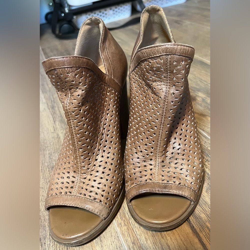 CLEAR-OUT Lucky Brand Lively Tan Perforated Booties - Picture 9 of 9